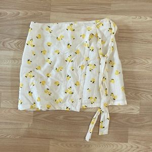 Brand new lemon print mini skirt never worn